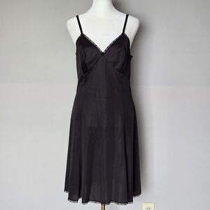 Vintage Vanity Fair Black Babydoll Slip Dress 1970’s Size 34